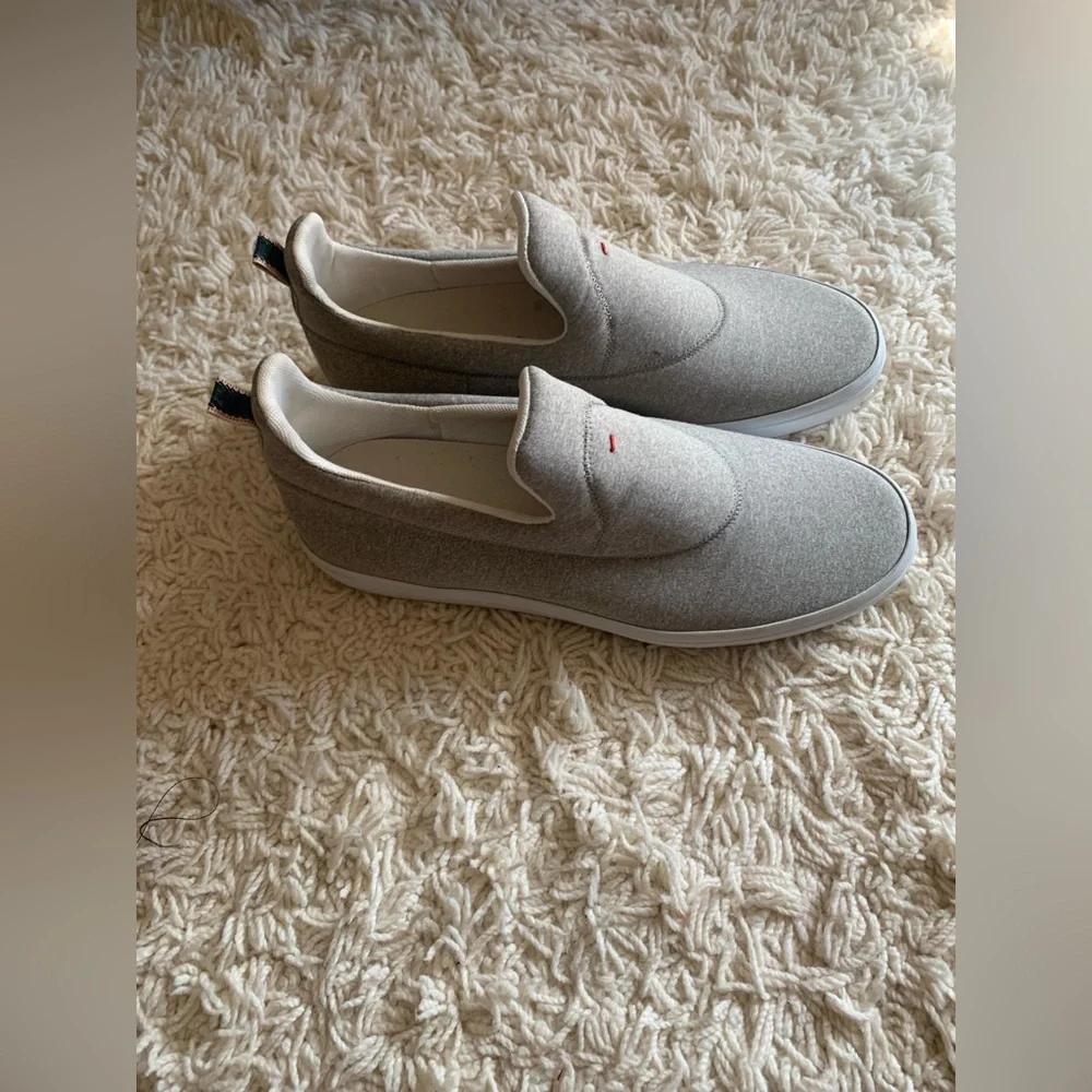 Ellen Degeneres ED-DAIRE‎ Love Slip-On Sneakers, Gray and White 10M